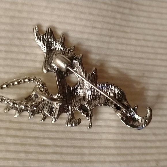 - 🐉Cool silver flying Dragon brooch on a 26" silver chain🐲 - Picture 4 of 5